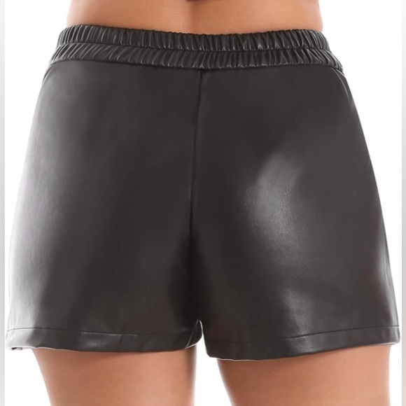 Women's Elastic Waist PU Leather Shorts Size :S - Picture 6 of 6